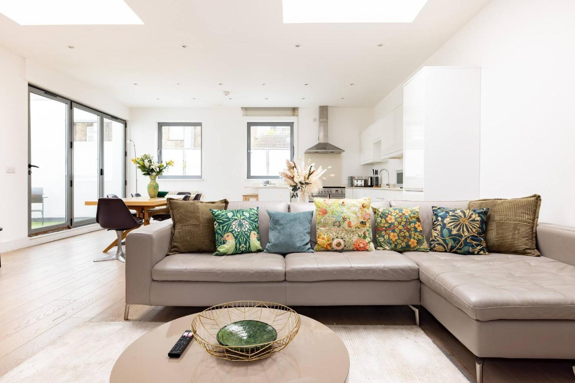 Wild Roses Serviced Apartments - Borough London Exteriör bild